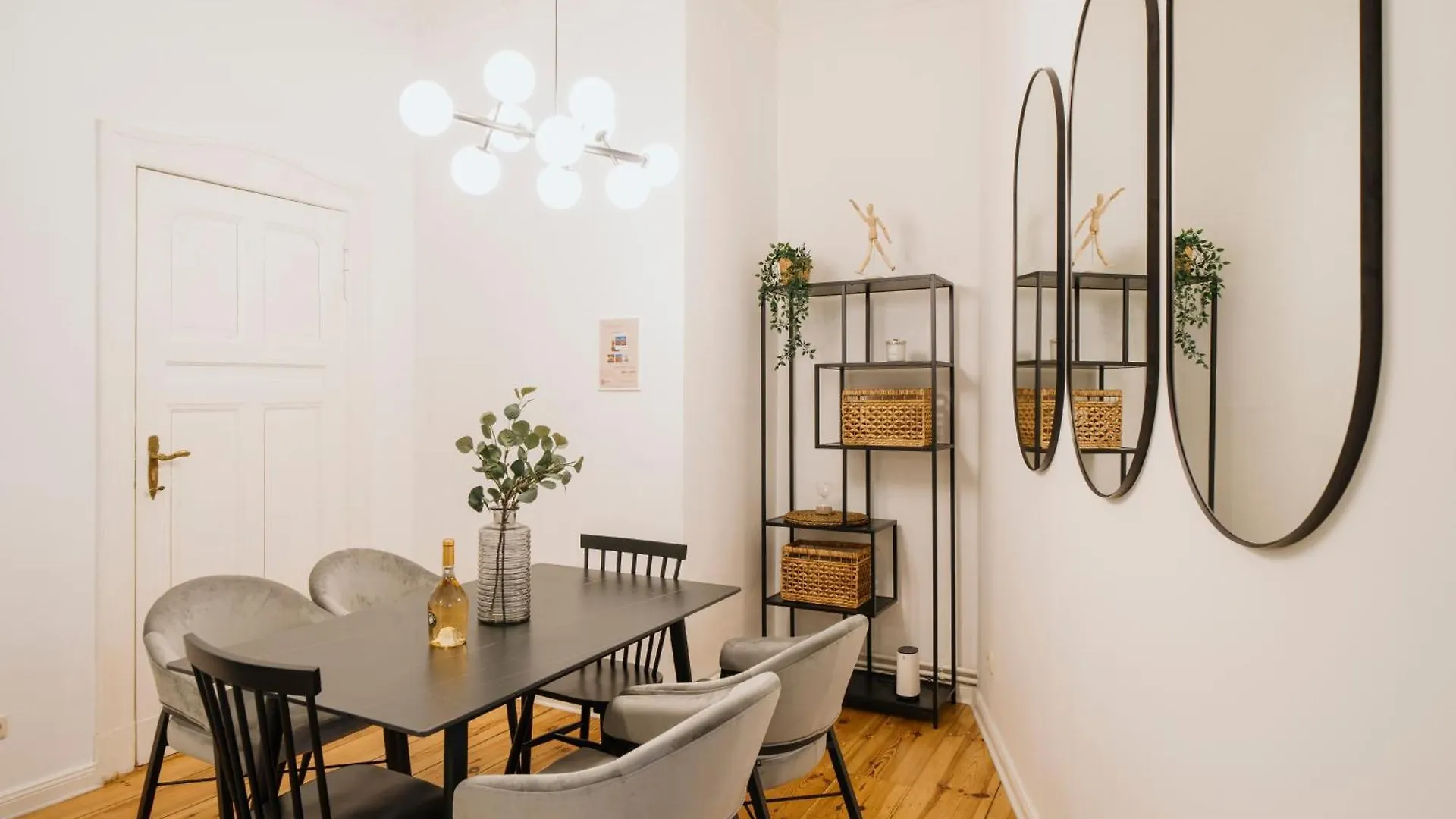 Homely Berlin - Luxurious, Spacious, Near Victory Column, River