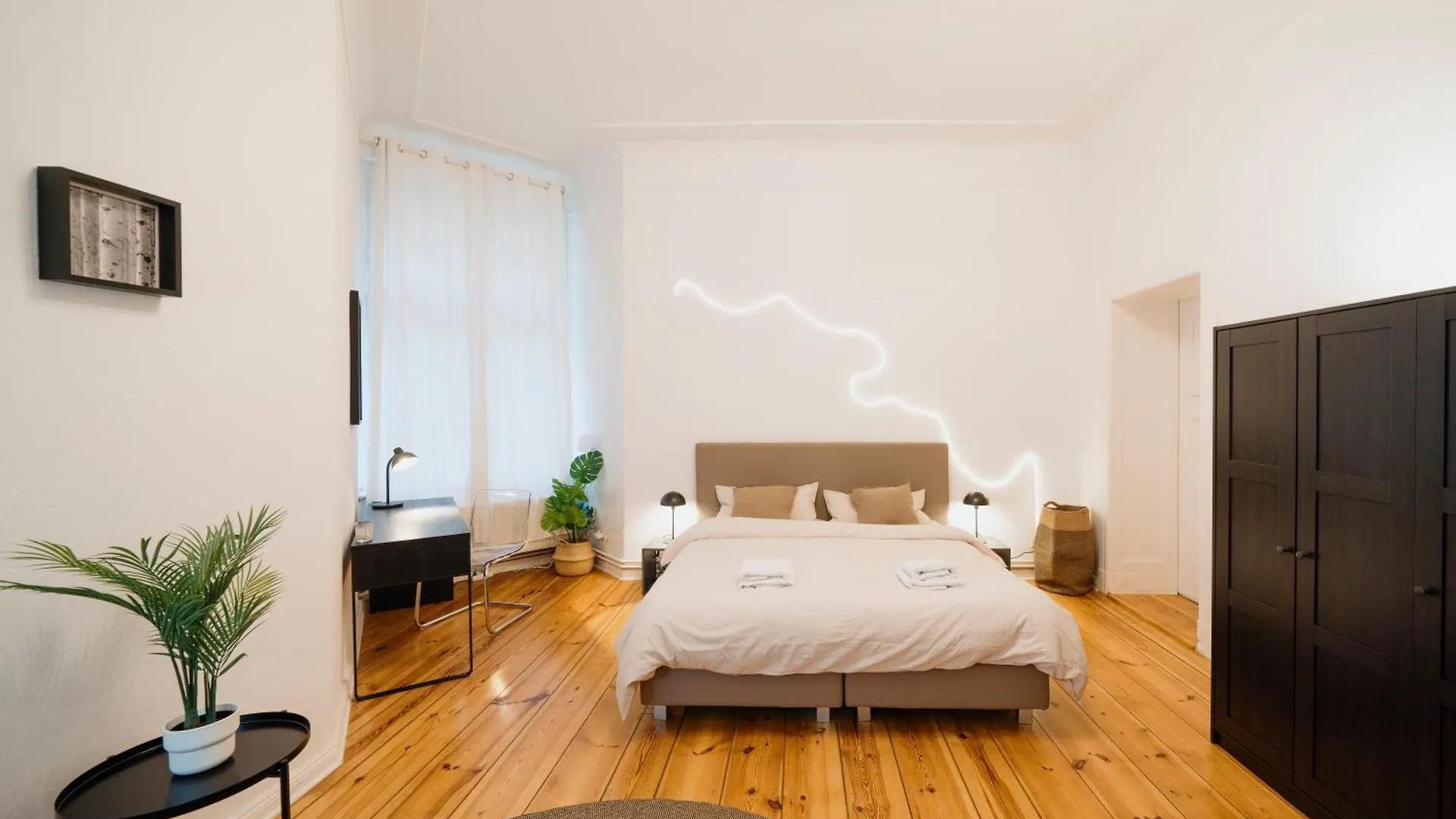 Homely Berlin - Luxurious, Spacious, Near Victory Column, River