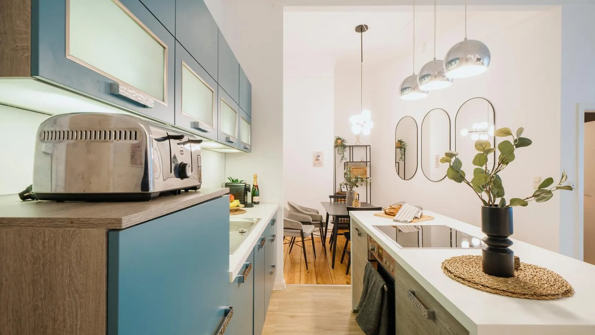 Homely Berlin - Luxurious, Spacious, Near Victory Column, River Apartment