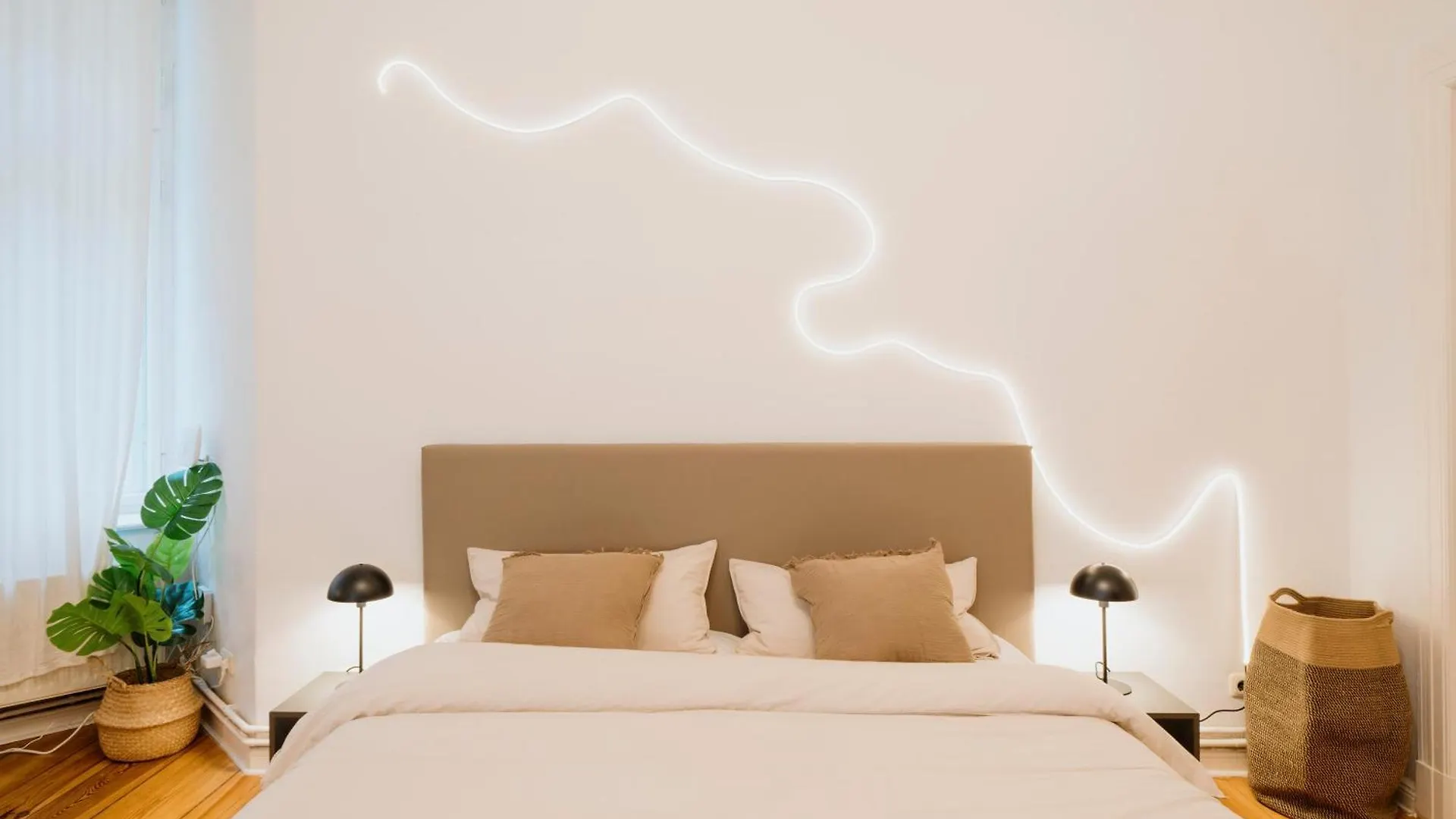 Apartment Homely Berlin - Luxurious, Spacious, Near Victory Column, River Germany