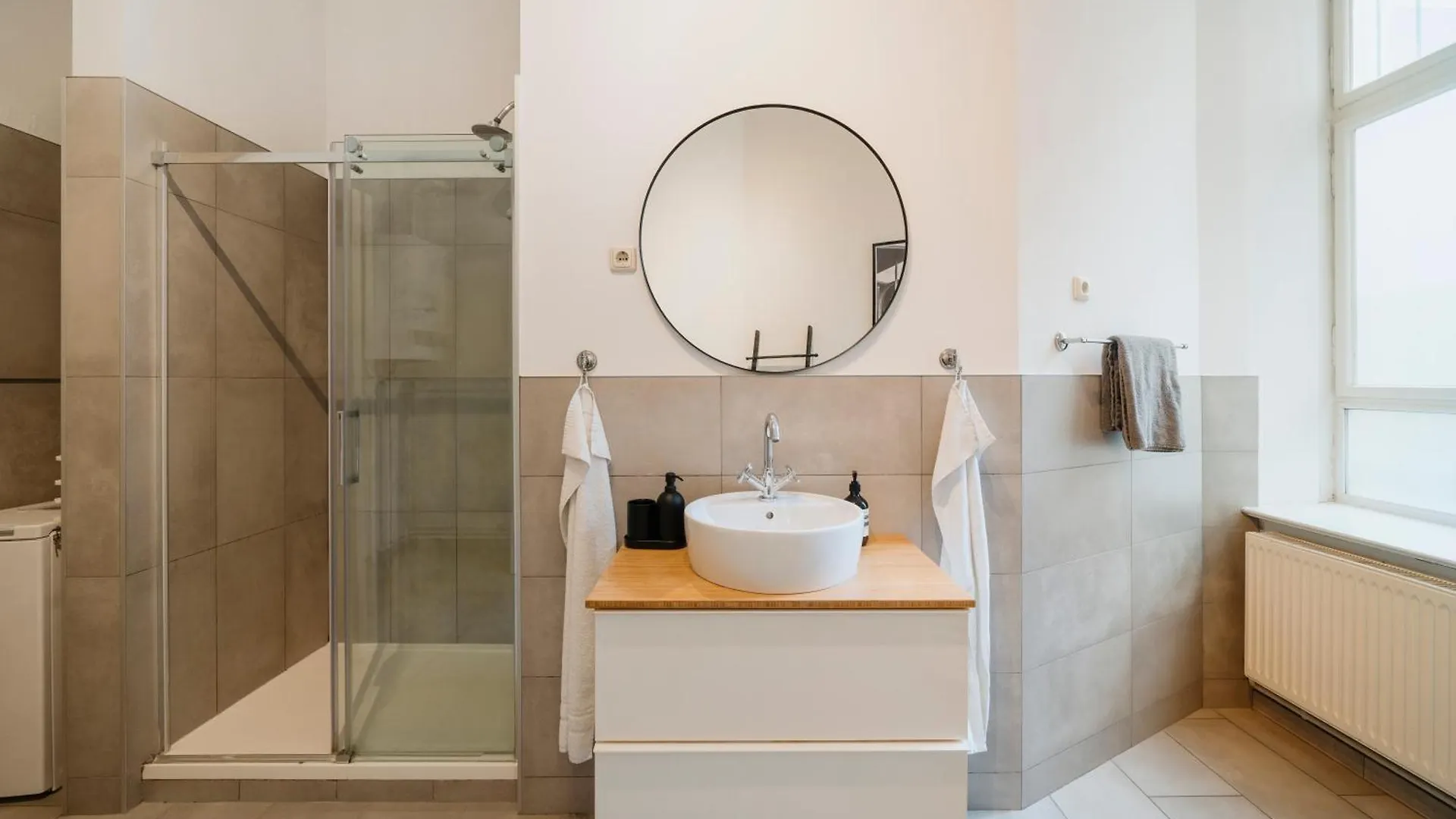 Homely Berlin - Luxurious, Spacious, Near Victory Column, River