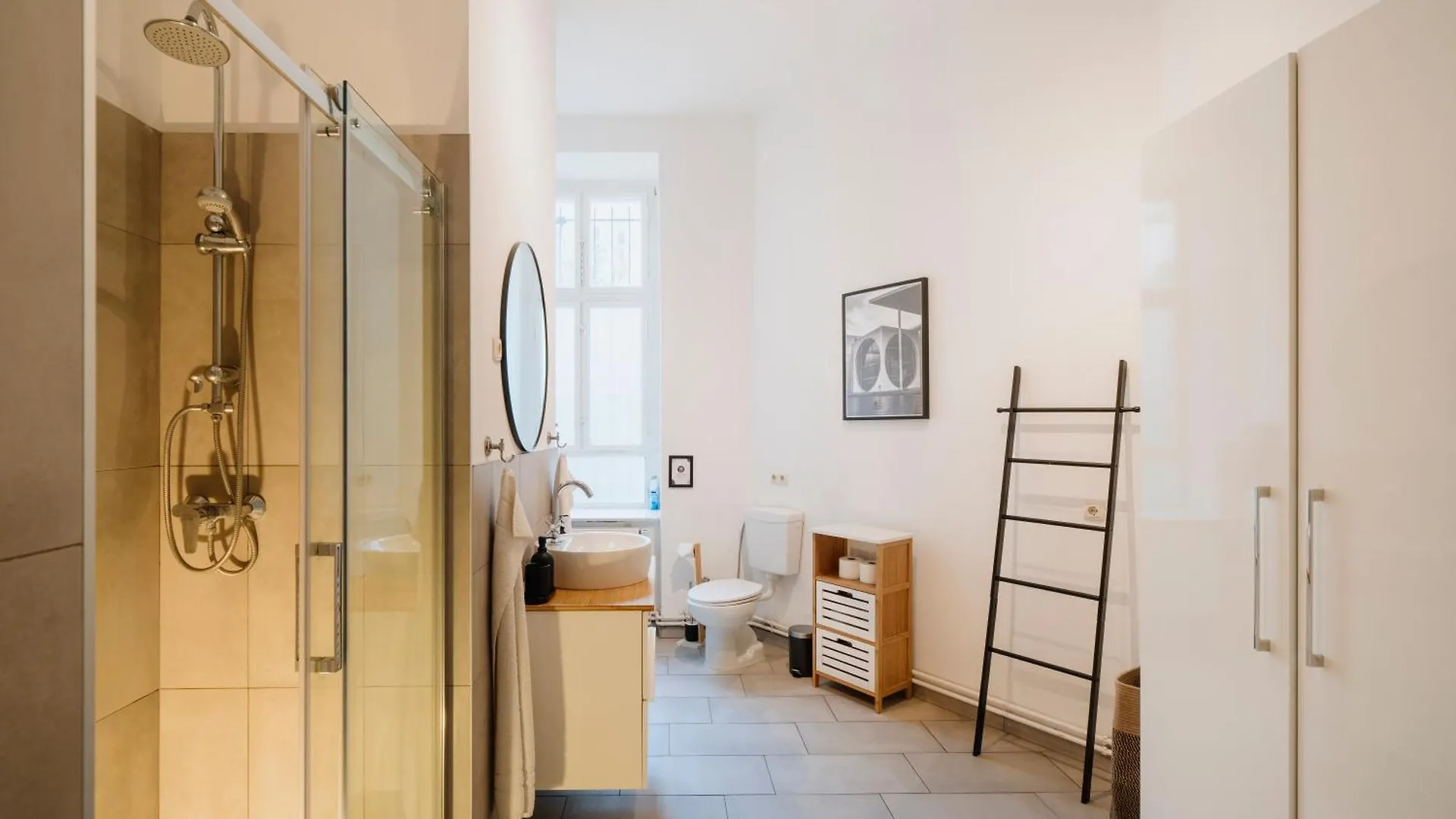 Homely Berlin - Luxurious, Spacious, Near Victory Column, River 0*,  Germany