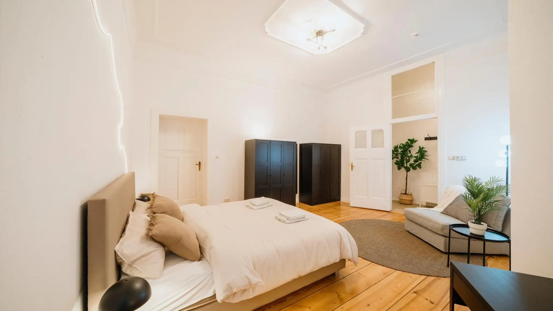 Appartamento Homely Berlin - Luxurious, Spacious, Near Victory Column, River
