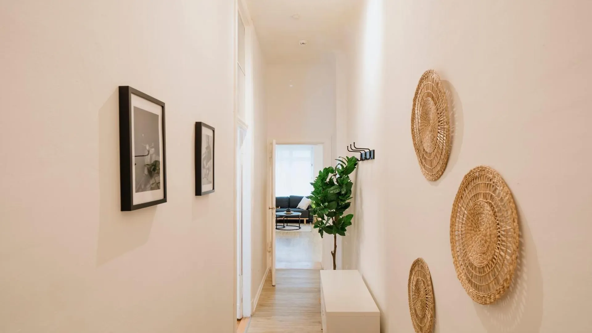 Διαμέρισμα Homely Berlin - Luxurious, Spacious, Near Victory Column, River
